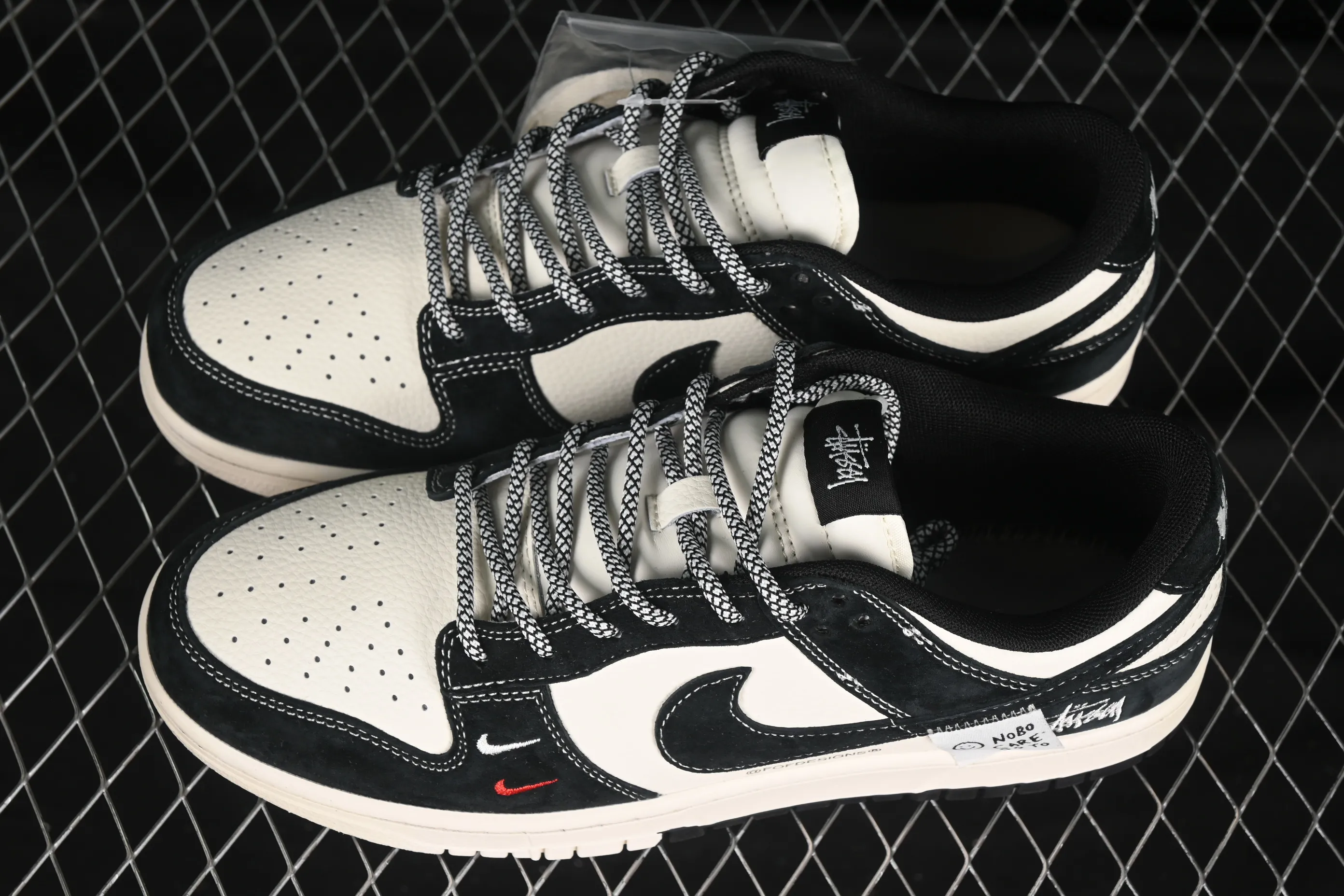 All categories Nk SB Dunk Series Nk SB Dunk Low High-end customized low-top sneakers Nike SB Dunk Low Stussy series Patch black hook Anniversary high-end customized low-top casual sneakers YX5066-295